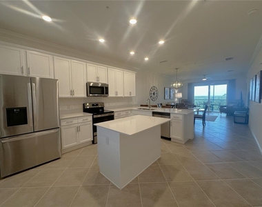 14121 Heritage Landing Boulevard - Photo Thumbnail 3