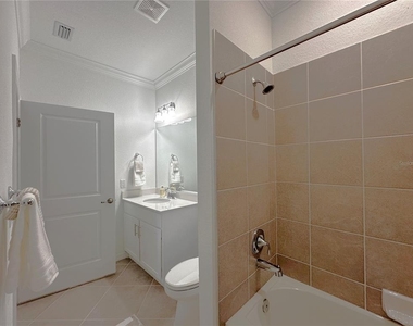 14121 Heritage Landing Boulevard - Photo Thumbnail 15