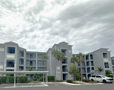 14121 Heritage Landing Boulevard - Photo Thumbnail 1