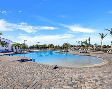 14121 Heritage Landing Boulevard - Photo Thumbnail 29