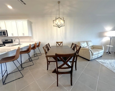 14121 Heritage Landing Boulevard - Photo Thumbnail 4