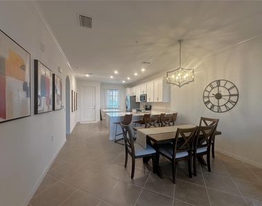 14121 Heritage Landing Boulevard - Photo Thumbnail 5