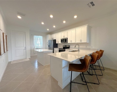 14121 Heritage Landing Boulevard - Photo Thumbnail 3