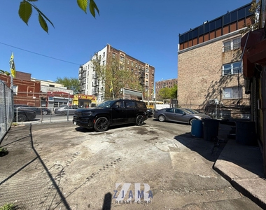 469 Troy Avenue - Photo Thumbnail 2