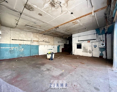 469 Troy Avenue - Photo Thumbnail 3