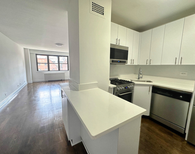 145 East 16th Street - Photo Thumbnail 3