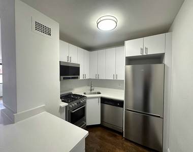 145 East 16th Street - Photo Thumbnail 4