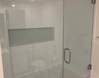 1000 Parkview Drive - Photo Thumbnail 14