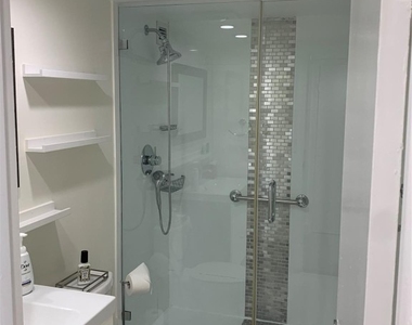 1000 Parkview Drive - Photo Thumbnail 7