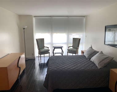 1000 Parkview Drive - Photo Thumbnail 11