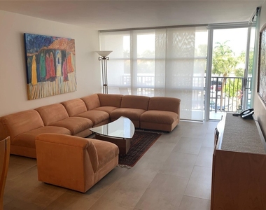 1000 Parkview Drive - Photo Thumbnail 9