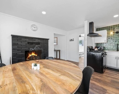 560 Edgemoor - Photo Thumbnail 8