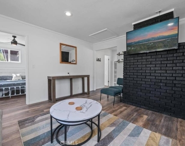560 Edgemoor - Photo Thumbnail 2