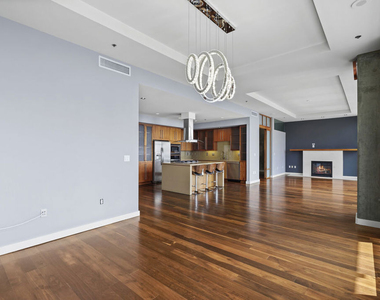 1100 S Hope Street - Photo Thumbnail 2