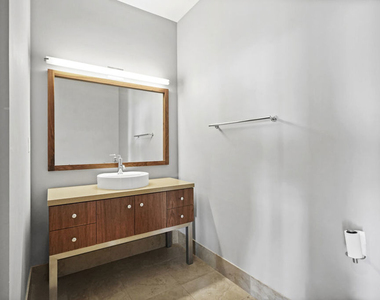 1100 S Hope Street - Photo Thumbnail 35