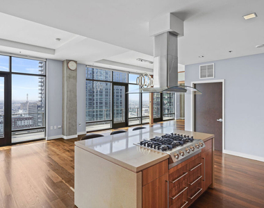 1100 S Hope Street - Photo Thumbnail 6