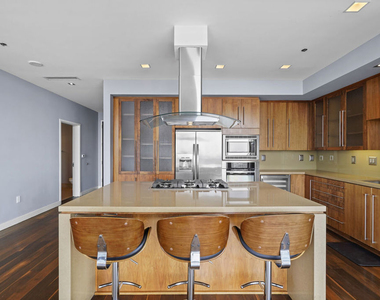 1100 S Hope Street - Photo Thumbnail 10