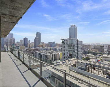 1100 S Hope Street - Photo Thumbnail 16