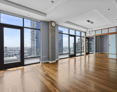 1100 S Hope Street - Photo Thumbnail 5
