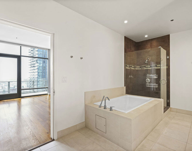 1100 S Hope Street - Photo Thumbnail 33