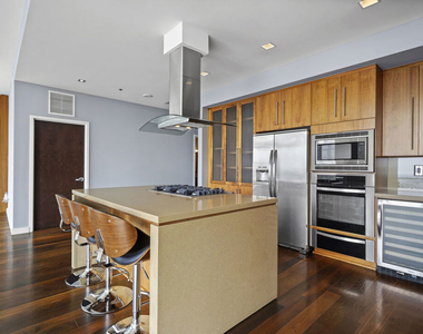 1100 S Hope Street - Photo Thumbnail 9