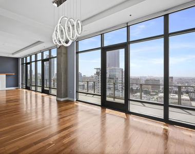 1100 S Hope Street - Photo Thumbnail 3