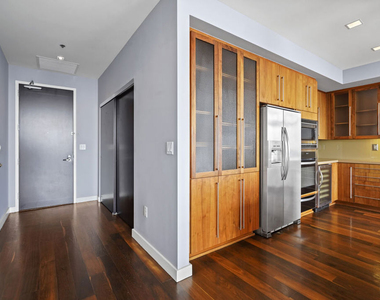 1100 S Hope Street - Photo Thumbnail 11