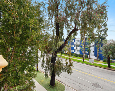 16123 W Sunset Boulevard - Photo Thumbnail 21