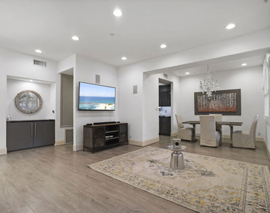 16123 W Sunset Boulevard - Photo Thumbnail 6