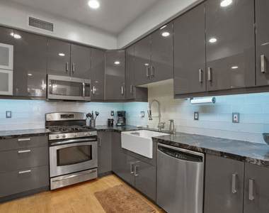 16123 W Sunset Boulevard - Photo Thumbnail 11
