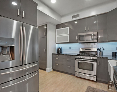 16123 W Sunset Boulevard - Photo Thumbnail 3