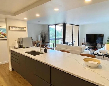 950 Egret Circle - Photo Thumbnail 11