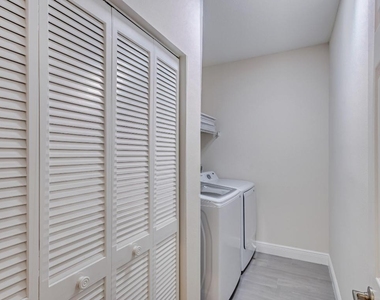 802 Sabal Palm Lane - Photo Thumbnail 18