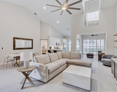 802 Sabal Palm Lane - Photo Thumbnail 4