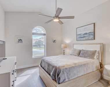 802 Sabal Palm Lane - Photo Thumbnail 16
