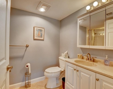 1 Harbourside Drive - Photo Thumbnail 17