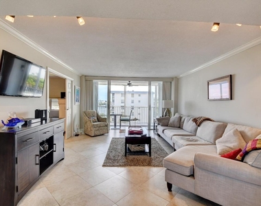 1 Harbourside Drive - Photo Thumbnail 3