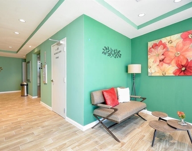 1207 Grand West Boulevard - Photo Thumbnail 30