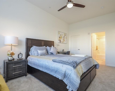 1207 Grand West Boulevard - Photo Thumbnail 9