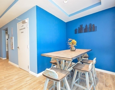 1207 Grand West Boulevard - Photo Thumbnail 15