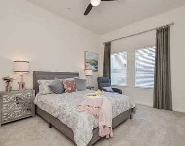 1207 Grand West Boulevard - Photo Thumbnail 5