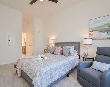 1207 Grand West Boulevard - Photo Thumbnail 6