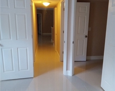 8861 Colonnades Court W - Photo Thumbnail 7
