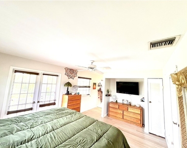 1912 Sheffield Avenue - Photo Thumbnail 4