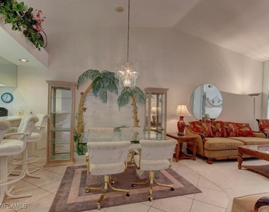 2462 Hidden Lake Drive - Photo Thumbnail 5