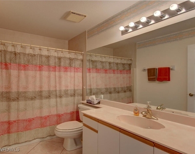 2462 Hidden Lake Drive - Photo Thumbnail 19