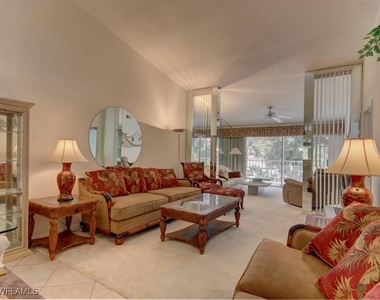 2462 Hidden Lake Drive - Photo Thumbnail 4