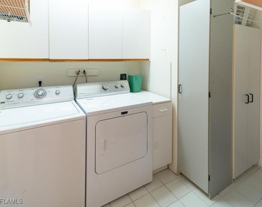 2462 Hidden Lake Drive - Photo Thumbnail 20
