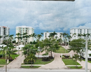 1200 Gulf Shore Boulevard N - Photo Thumbnail 21