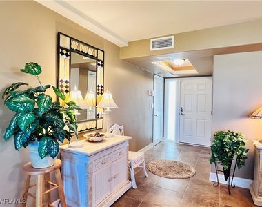 1200 Gulf Shore Boulevard N - Photo Thumbnail 5